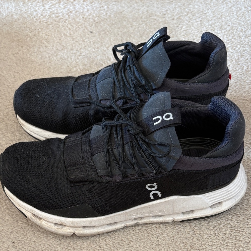 On Cloud Women’s Shoes Size 7